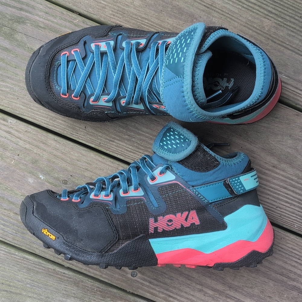 Hoka One One Sky Arkali Sneakers, Reposhed never worn.